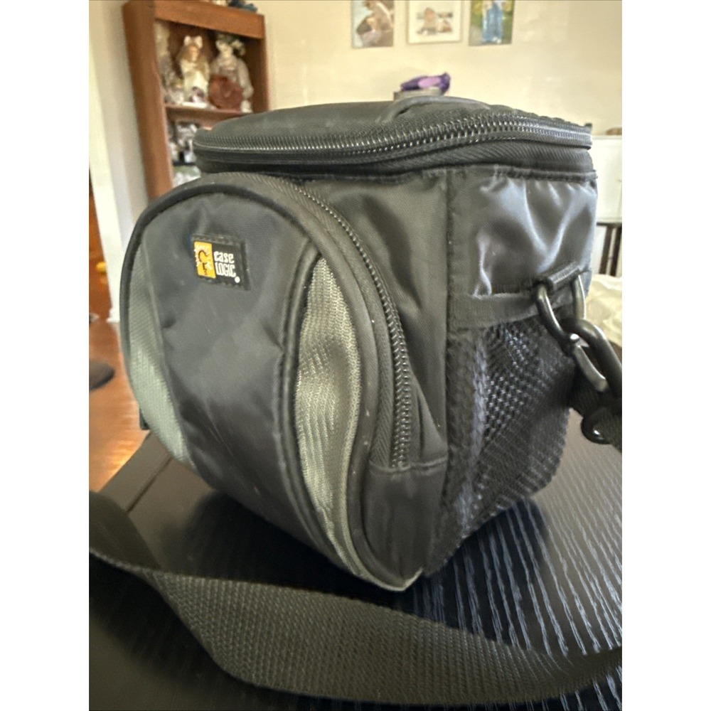 Case Logic Small Camera Camcorder Bag 8"x6"x4"Handle W/ Strap Padded Black Gray
